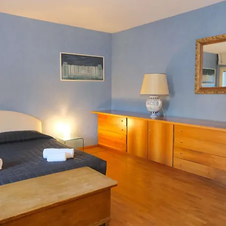 Apartman Vr Blu In Bra *