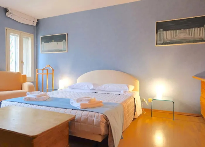 Vr - Blu In Bra Appartement *